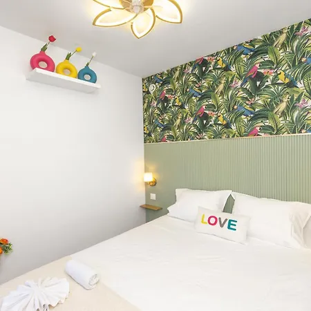 Mozart - Agreable Deux Pieces - Centre - Proche Gare דירה מנטון