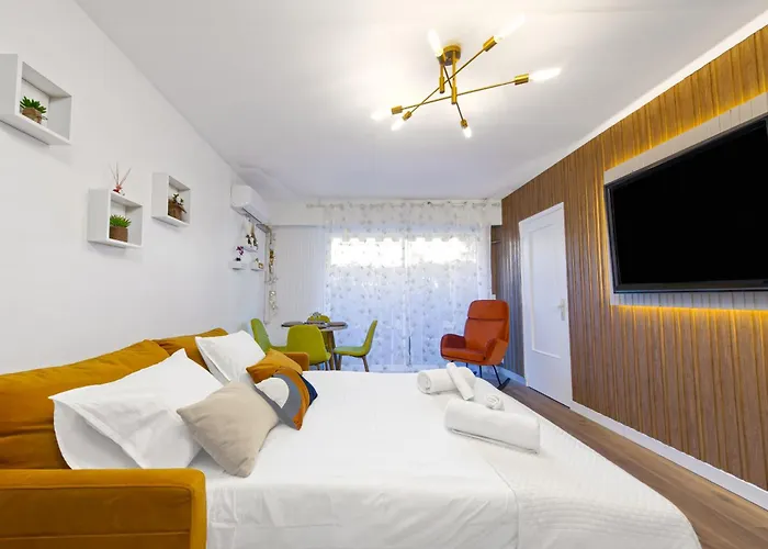 Mozart - Agreable Deux Pieces - Centre - Proche Gare * マントン